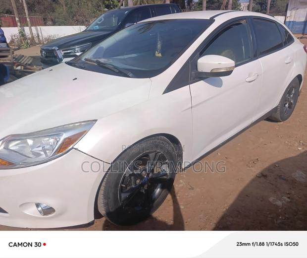 Ford Focus Titanium 5-Door 2013 White