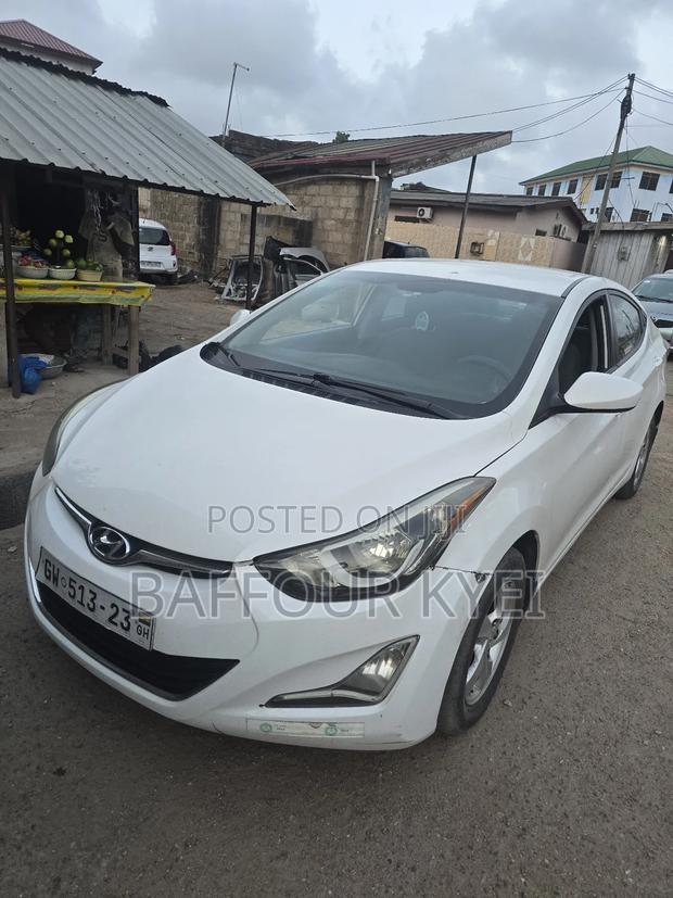 Hyundai Elantra Limited Sedan FWD (1.8L 4cyl 6A) 2016 White