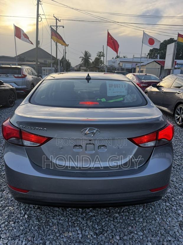 Hyundai Elantra Limited 4dr Sedan (1.8L 4cyl 6A) 2014 Silver