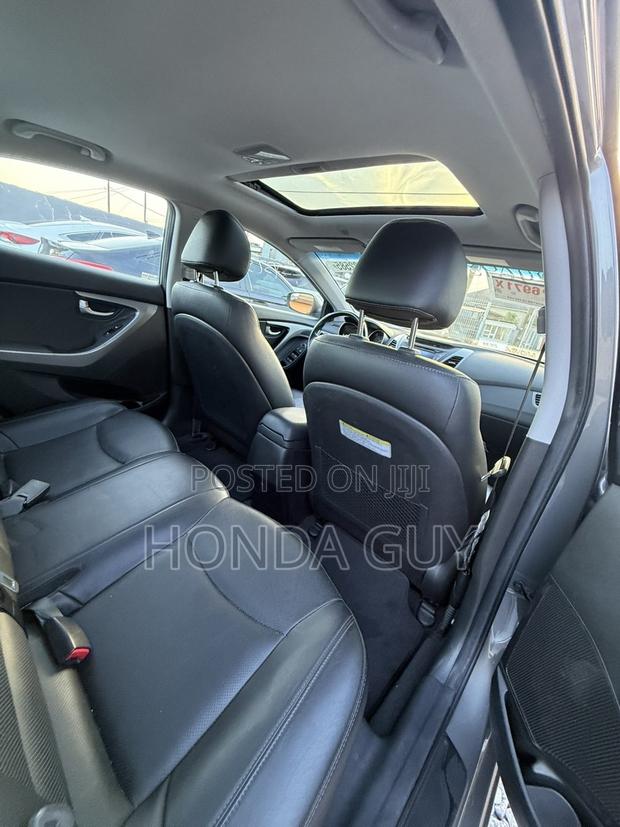 Hyundai Elantra Limited 4dr Sedan (1.8L 4cyl 6A) 2014 Silver