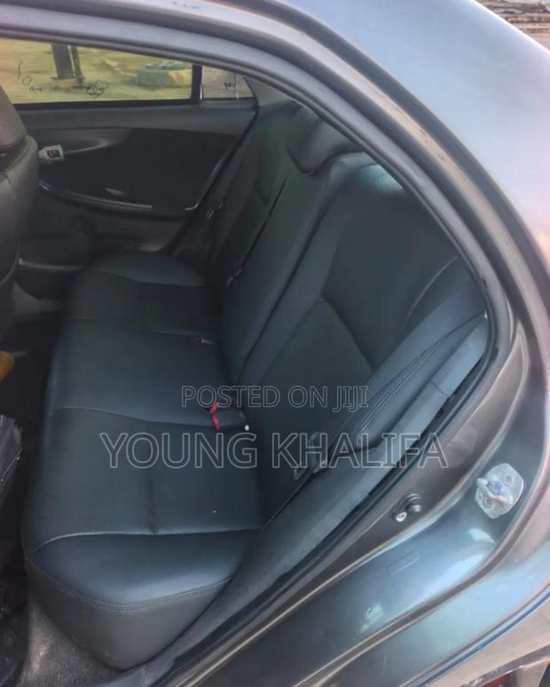 Toyota Corolla 2010 Gray
