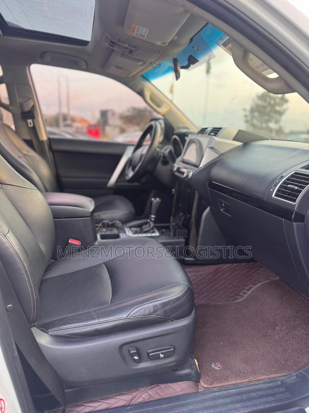 Toyota Land Cruiser Prado 2.7 2017 White