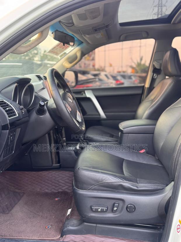 Toyota Land Cruiser Prado 2.7 2017 White