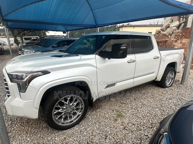 Toyota Tundra 1794 Edition CrewMax 5.5' Bed 2023 White