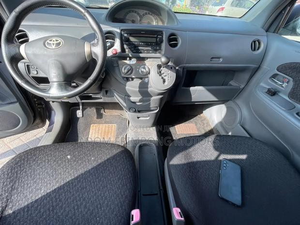 Toyota Sienta 2014