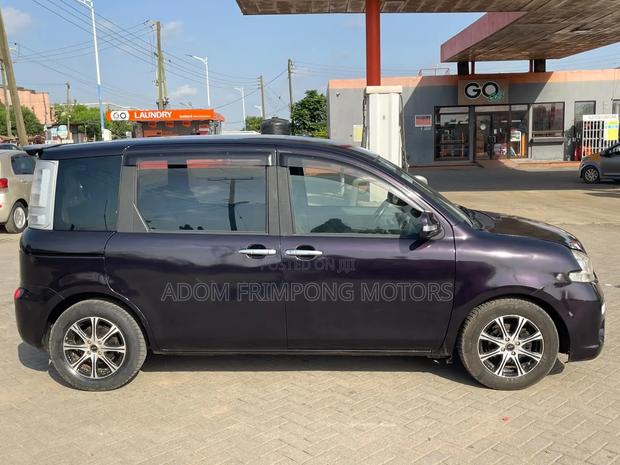 Toyota Sienta 2014