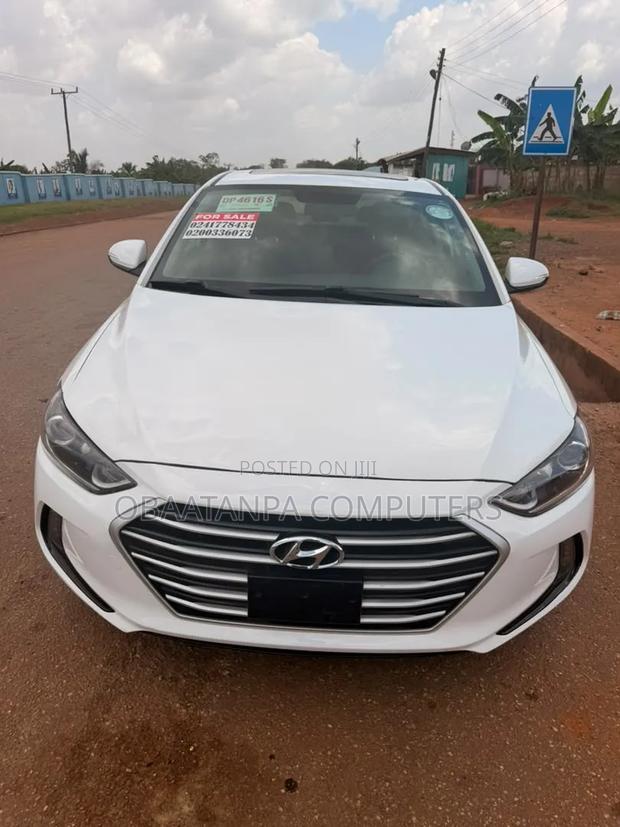 Hyundai Elantra Value Edition Sedan FWD (2.0L 4cyl 6A) 2017 White