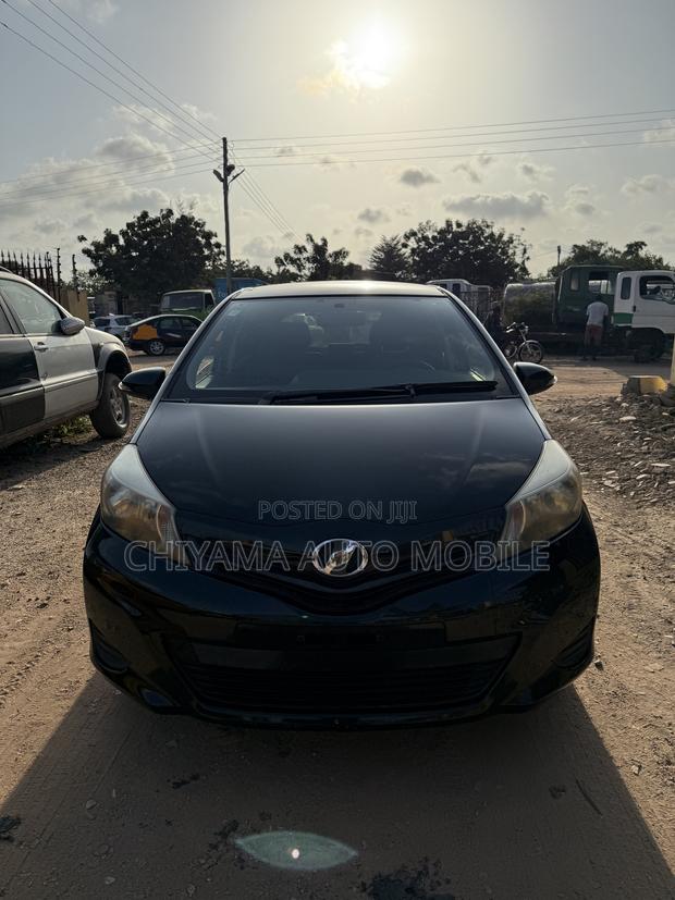 Toyota Vitz 2013 Black