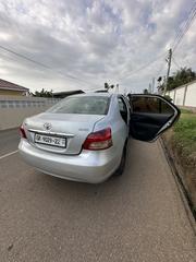 Toyota Yaris Base Sedan 4dr 2011 Gray for sale
