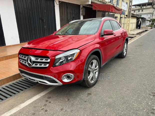 Mercedes-Benz GLA 250 2018 Red