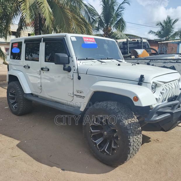 Jeep Wrangler 2022 White