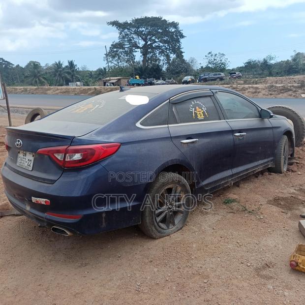 Hyundai Sonata 2016 Blue