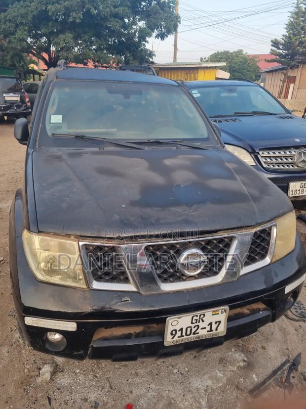 Nissan Pathfinder SE 4x4 2005 Black