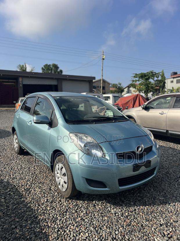 Toyota Vitz 1.3 FWD 3dr 2010 Blue