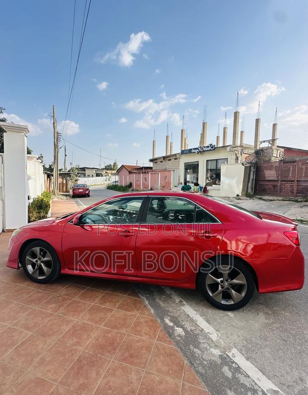 Toyota Camry SE 4dr Sedan w/Prod. End 11/13 (2.5L 4cyl 6A) 2014 Red