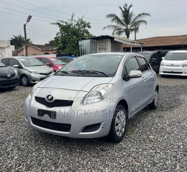 Toyota Vitz 1.3 AWD 3dr 2010 Silver