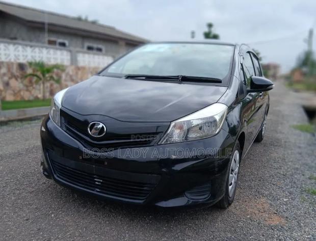 Toyota Vitz 1.3 FWD 5dr 2014 Black