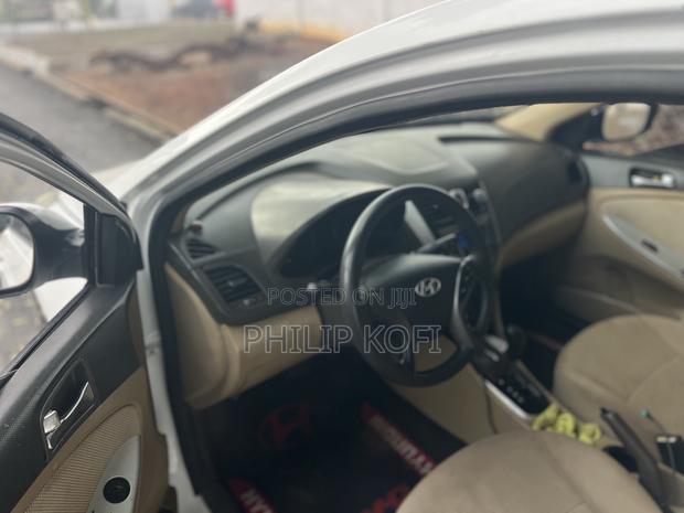 Hyundai Accent 2011 White