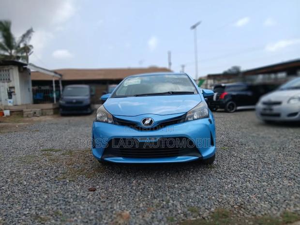 Toyota Vitz 1.3 FWD 5dr 2015 Blue