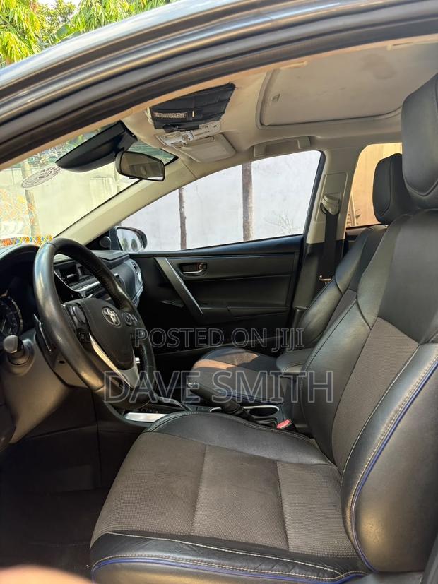 Toyota Corolla SE 4dr Sedan (1.8L 4cyl CVT) 2017 Gray