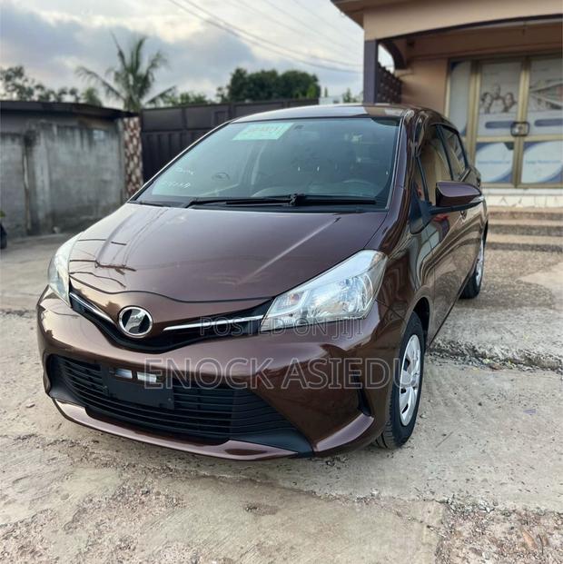 Toyota Vitz 1.3 AWD 3dr 2015 Brown