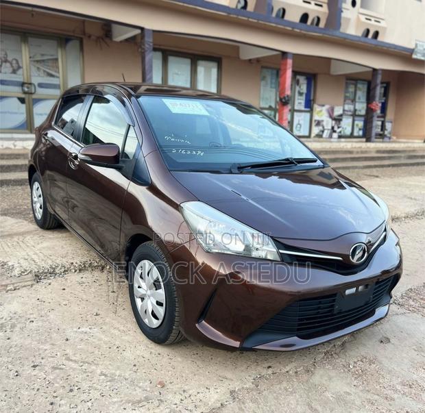 Toyota Vitz 1.3 AWD 3dr 2015 Brown