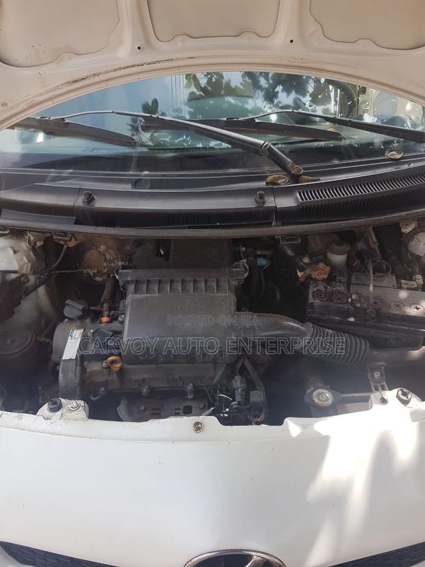 Toyota Vitz 1.5 FWD 3dr 2009 White