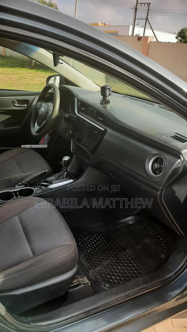 Toyota Corolla 2017 Gray