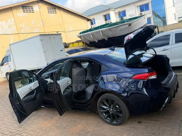 Toyota Corolla SE 2023 Blue