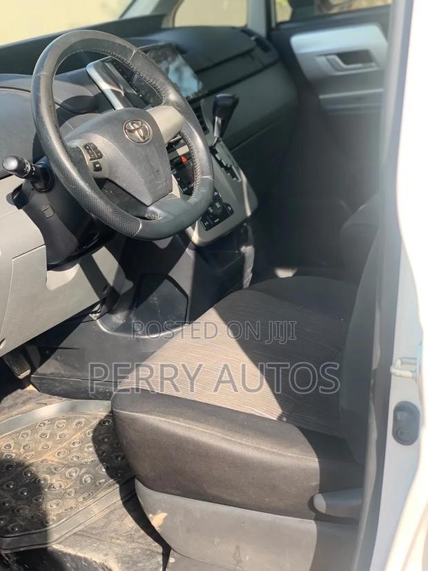Toyota Voxy 2013 White