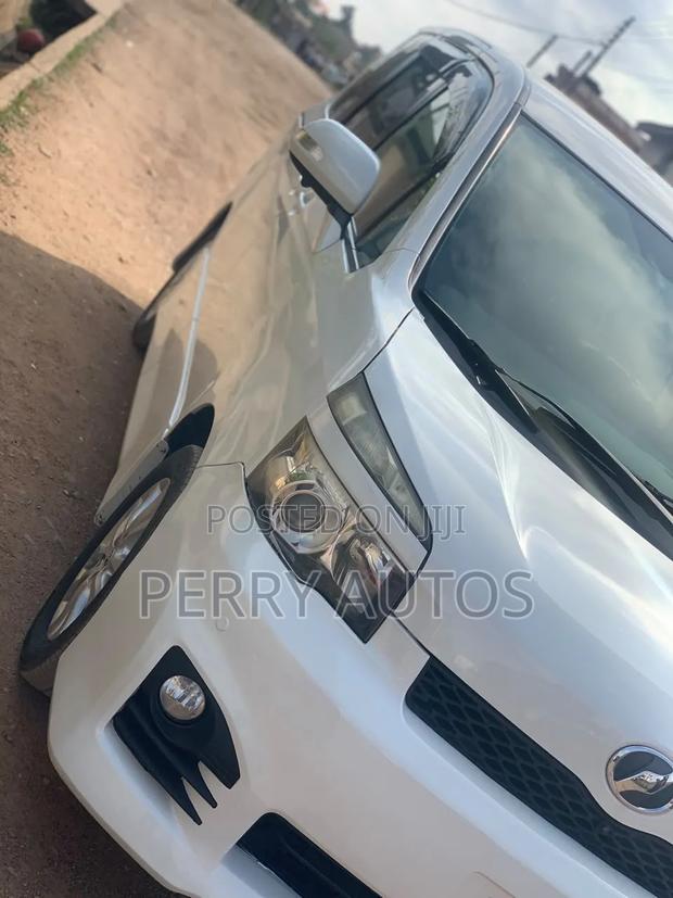Toyota Voxy 2013 White