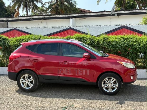 Hyundai Tucson 2014 Red