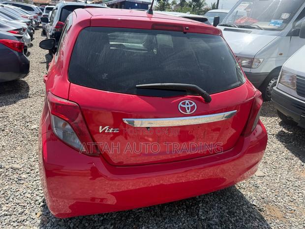 Toyota Vitz 2010 Red