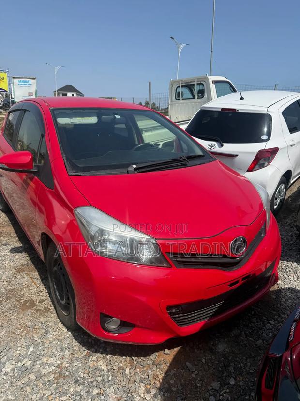 Toyota Vitz 2010 Red