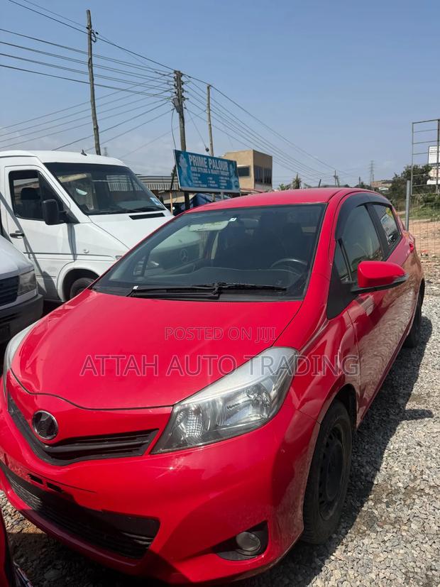 Toyota Vitz 2010 Red
