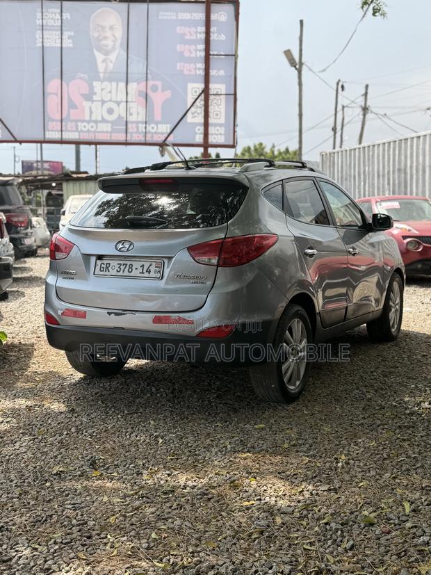 Hyundai Tucson 2012 Blue