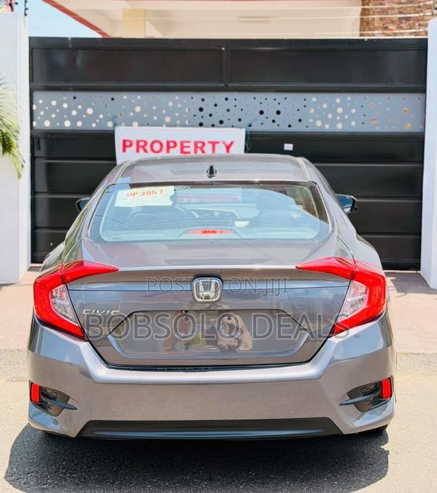 Honda Civic EX 4dr Sedan (2.0L 4cyl) 2017 Silver