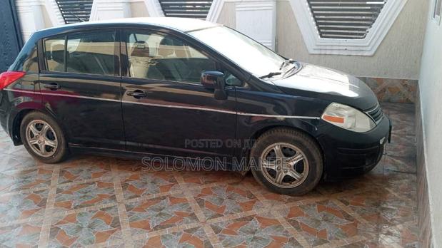 Nissan Versa 2011 Black