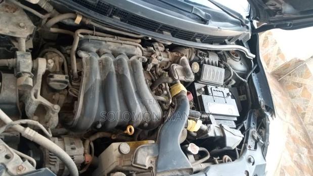 Nissan Versa 2011 Black