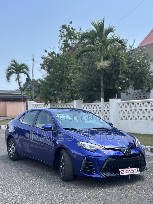 Toyota Corolla SE (1.8L 4cyl 2A) 2018 Blue