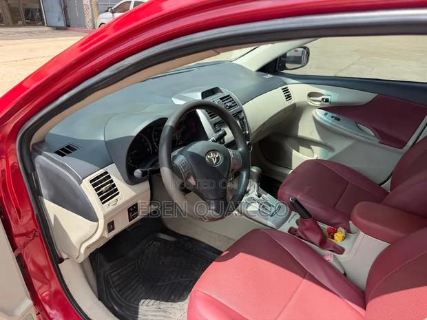 Toyota Corolla 2012 Burgundy