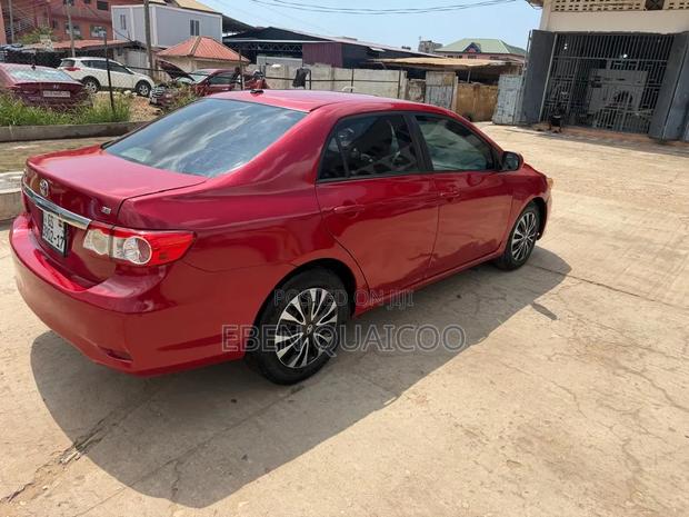 Toyota Corolla 2012 Burgundy