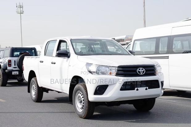 New Toyota Hilux 2026 White