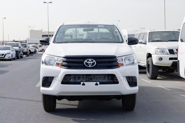 New Toyota Hilux 2026 White