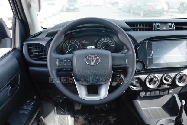 New Toyota Hilux 2026 White