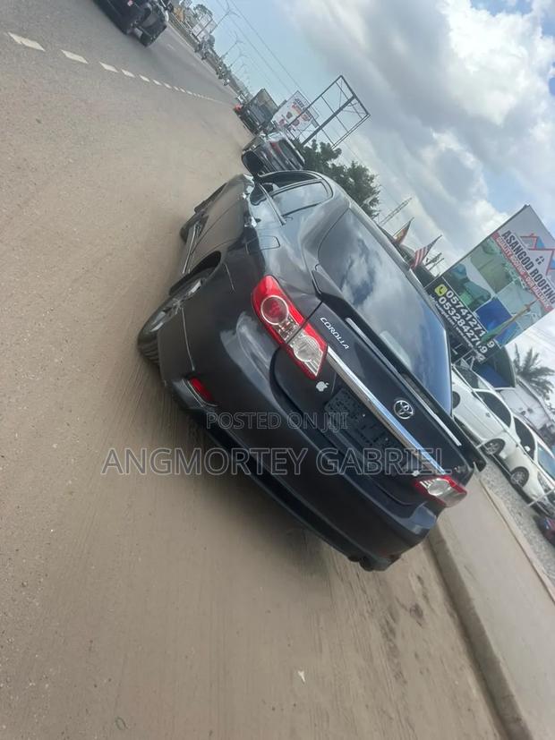 Toyota Corolla 2012 Gray