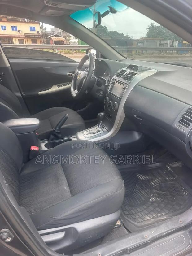 Toyota Corolla 2012 Gray