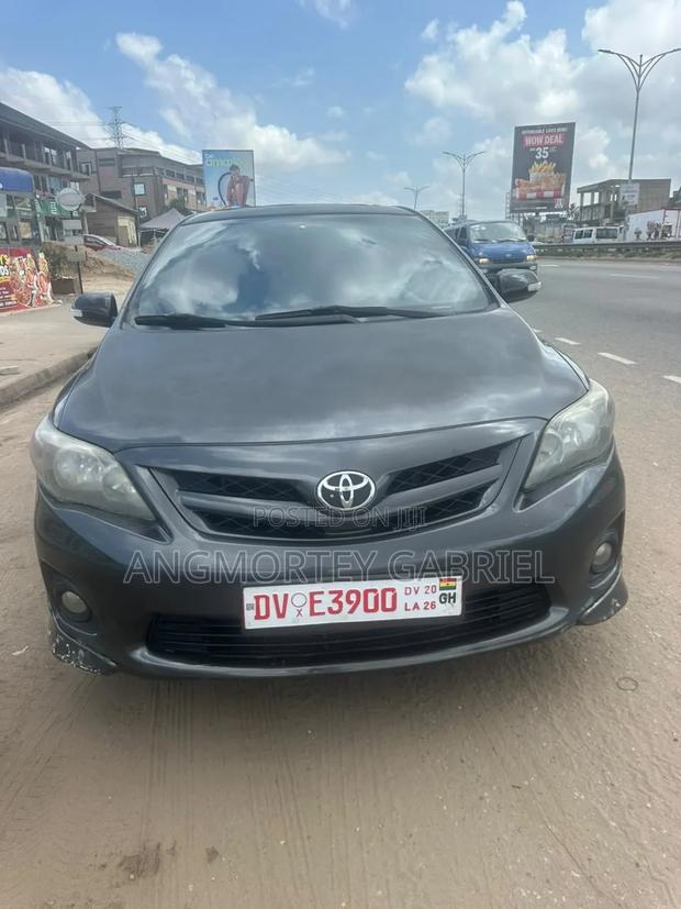 Toyota Corolla 2012 Gray