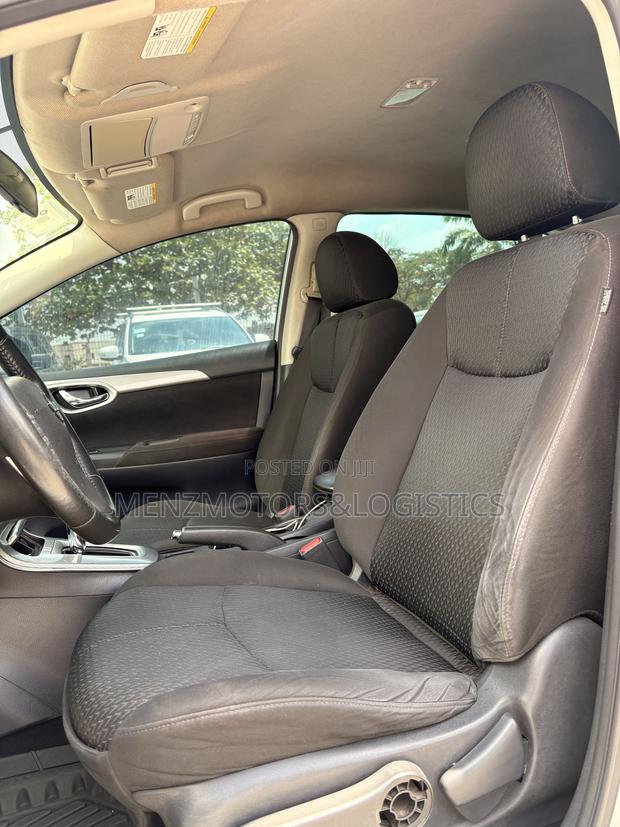 Nissan Sentra SR 4dr Sedan (1.8L 4cyl CVT) 2014 Silver