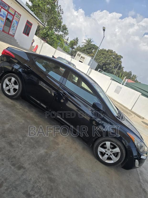 Hyundai Elantra Limited Sedan FWD (1.8L 4cyl 6A) 2013 Black